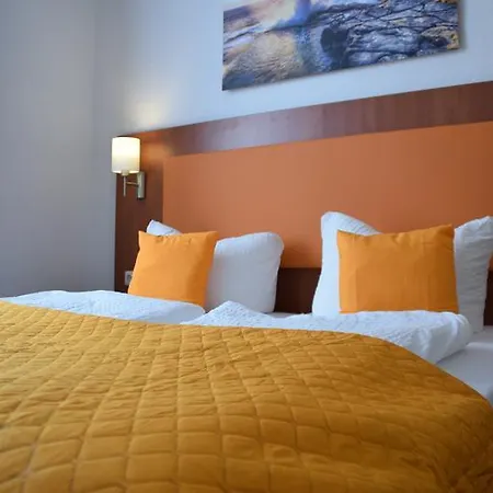 Отель Amber Altstadt 3*