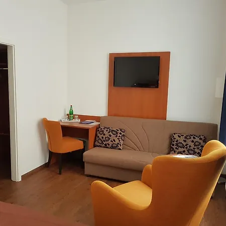 Amber Altstadt Отель